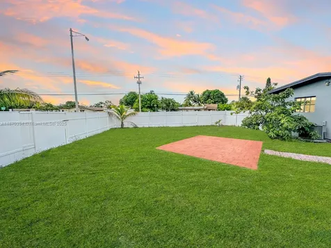 2861 Davie Boulevard Fort Lauderdale FL 33312