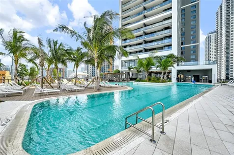 159 NE 6th Street Miami FL 33132