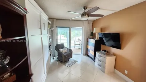 2001 Ventnor G Deerfield Beach FL 33442