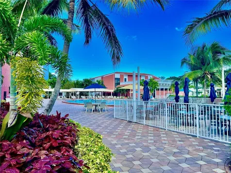 2001 Ventnor G Deerfield Beach FL 33442