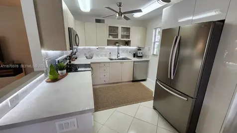 2001 Ventnor G Deerfield Beach FL 33442