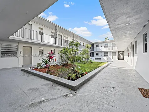 10305 SW 40th Street Miami FL 33165