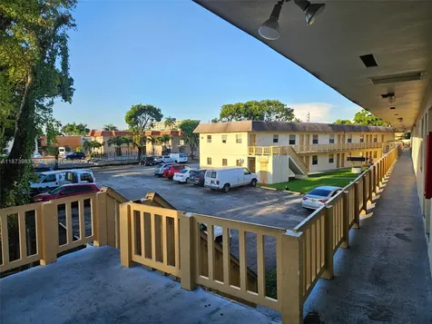 1077 NW 45th Avenue Miami FL 33126