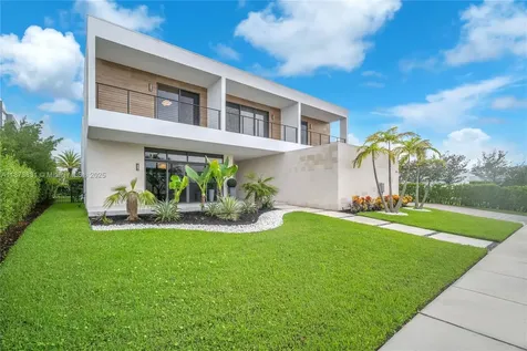 16572 S Botaniko Drive S Weston FL 33326