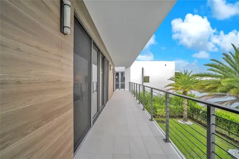 16572 S Botaniko Drive S Weston FL 33326