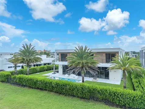 16572 S Botaniko Drive S Weston FL 33326