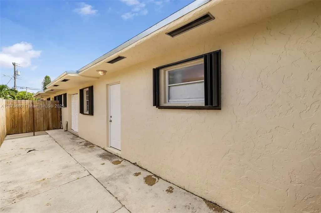 2033 Dewey Street Hollywood FL 33020