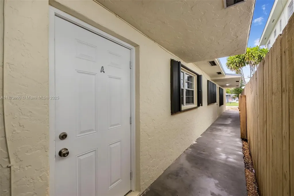 2033 Dewey Street Hollywood FL 33020
