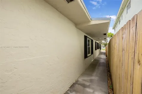 2033 Dewey Street Hollywood FL 33020
