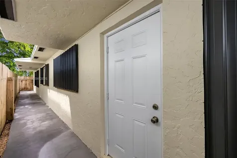 2033 Dewey Street Hollywood FL 33020