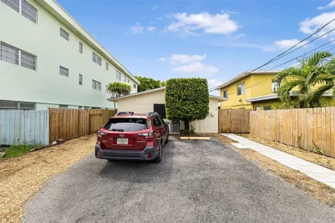 2033 Dewey Street Hollywood FL 33020