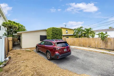 2033 Dewey Street Hollywood FL 33020