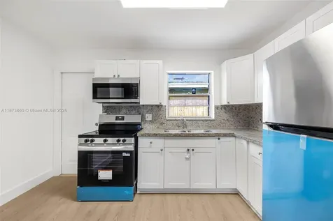 2033 Dewey Street Hollywood FL 33020