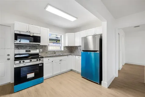 2033 Dewey Street Hollywood FL 33020
