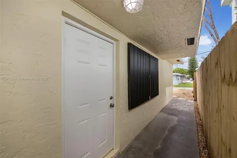 2033 Dewey Street Hollywood FL 33020