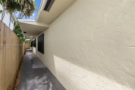 2033 Dewey Street Hollywood FL 33020