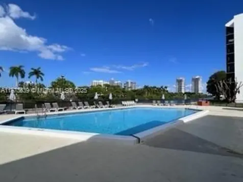 3475 N Country Club Drive Aventura FL 33180