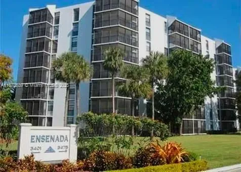 3475 N Country Club Drive Aventura FL 33180