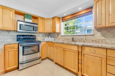 4200 NW 2nd Street Plantation FL 33317