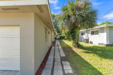 4200 NW 2nd Street Plantation FL 33317