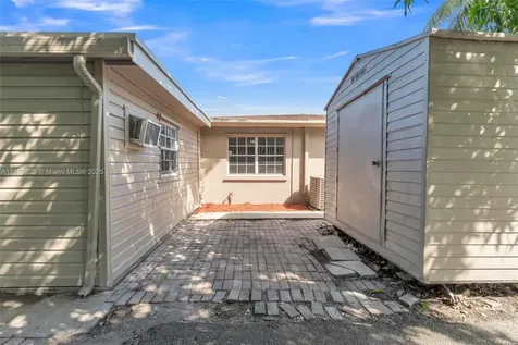 4200 NW 2nd Street Plantation FL 33317