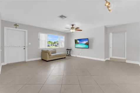 4200 NW 2nd Street Plantation FL 33317