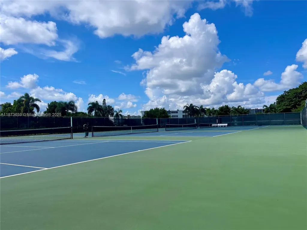 2042 Newcastle C Boca Raton FL 33434