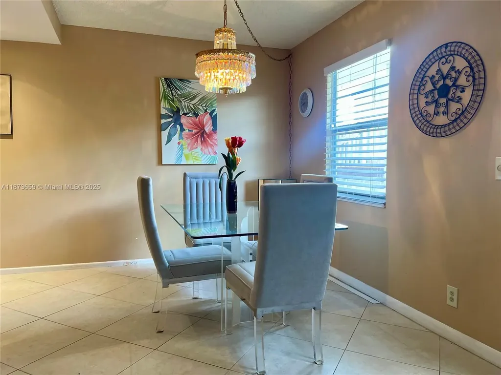 2042 Newcastle C Boca Raton FL 33434