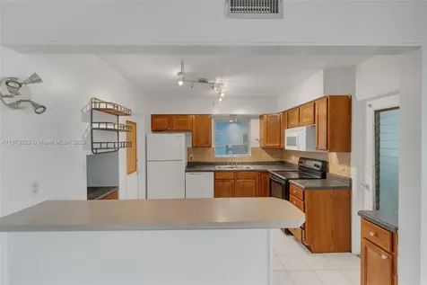 80 NE 48th Street Oakland Park FL 33334