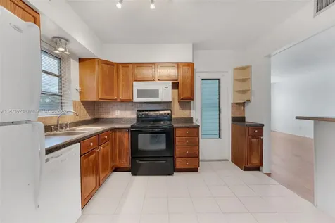 80 NE 48th Street Oakland Park FL 33334