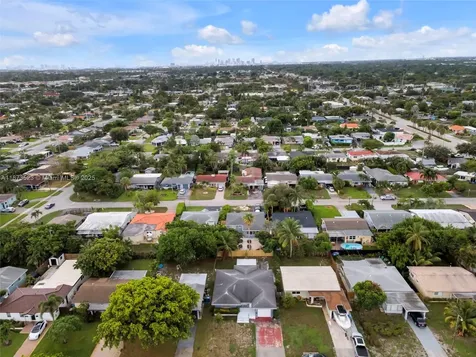 80 NE 48th Street Oakland Park FL 33334