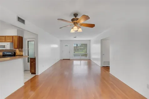 80 NE 48th Street Oakland Park FL 33334