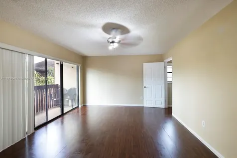 6924 SW 114th Place Miami FL 33173