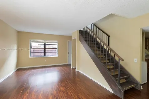 6924 SW 114th Place Miami FL 33173