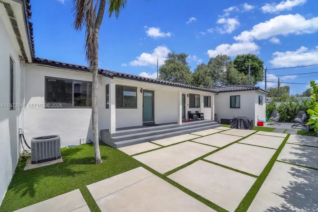 621 SW 33rd Avenue Miami FL 33135
