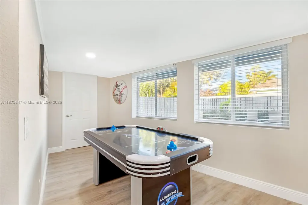 5740 NE 19th Avenue Fort Lauderdale FL 33308