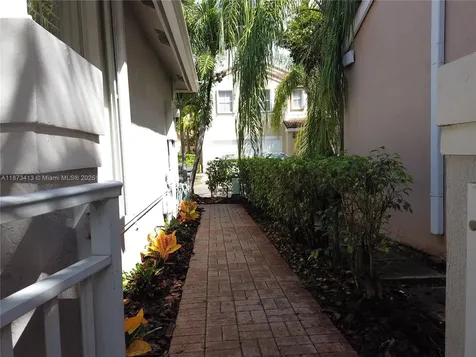 1140 Lidflower Street Hollywood FL 33019