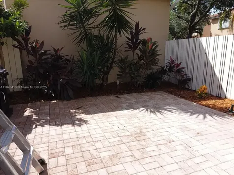 1140 Lidflower Street Hollywood FL 33019