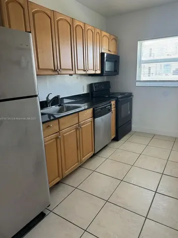 7207 Bay Drive Miami Beach FL 33141