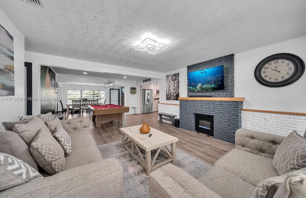 521 W Evanston Circle Fort Lauderdale FL 33312