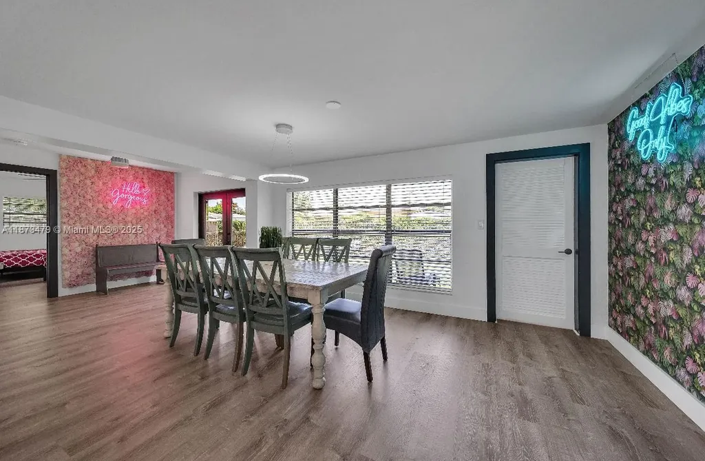 521 W Evanston Circle Fort Lauderdale FL 33312