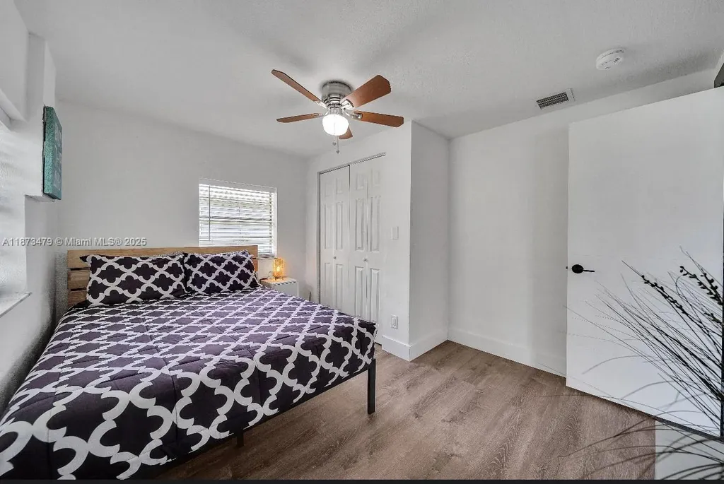 521 W Evanston Circle Fort Lauderdale FL 33312