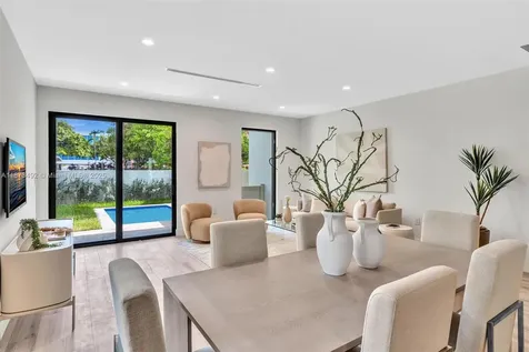 1387 SW 22nd Terrace Miami FL 33145