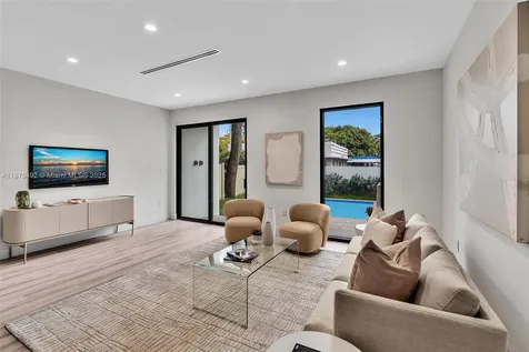 1387 SW 22nd Terrace Miami FL 33145