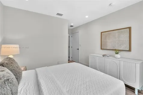 1387 SW 22nd Terrace Miami FL 33145