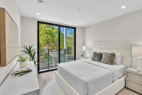 1387 SW 22nd Terrace Miami FL 33145