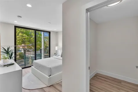 1387 SW 22nd Terrace Miami FL 33145