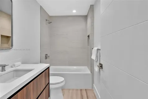 1387 SW 22nd Terrace Miami FL 33145
