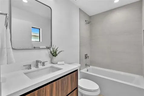 1387 SW 22nd Terrace Miami FL 33145