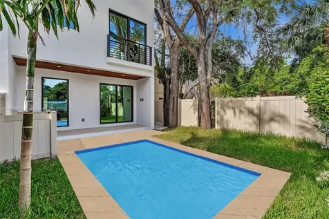 1387 SW 22nd Terrace Miami FL 33145